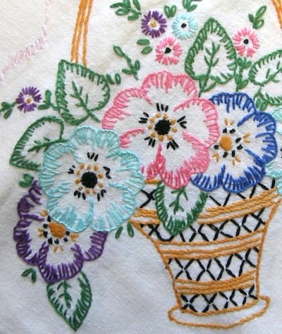 Blanket stitch flowers in an embroidery hoop
