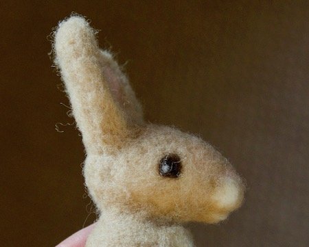 Creating woollen eyes for your bunny
