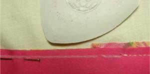 Marking the seam on a darker coloured fabric